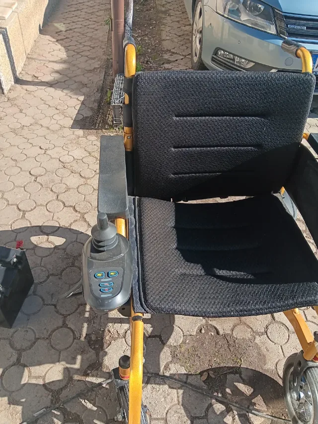 Carut electric persoane handicap – fotografia 4 din 4