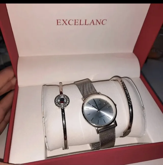 "Set Ceas dama, Excellanc, Silver, cu 2 bratari decorate  cu cristale,Nou
Brand Excellanc – Sector 5, București
