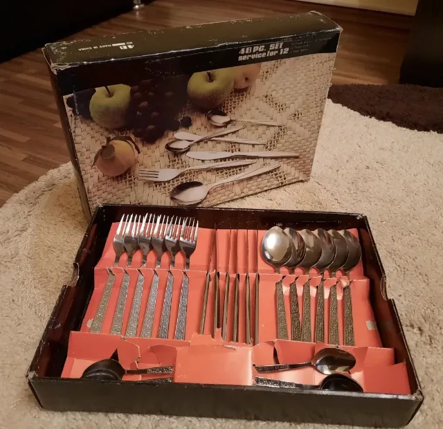 Set tacâmuri, 12 persoane, folosit  doar de sărbatori – fotografia 2 din 8