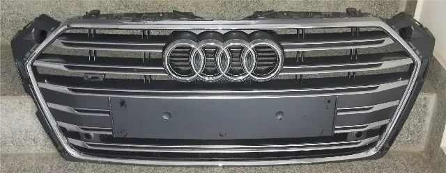 Grila radiator Audi A5 S5 F5 – fotografia 1 din 4