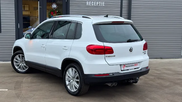 Volkswagen Tiguan 2.0 TDI SCR 4MOTION BlueMotion Technology DSG Sport & Style – fotografia 4 din 8