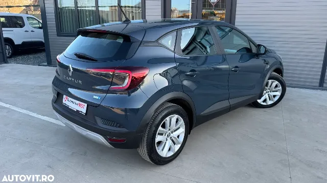 Renault Captur E-TECH Full 145 TECHNO – fotografia 3 din 8
