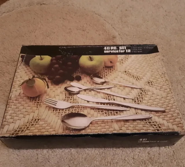 Set tacâmuri, 12 persoane, folosit  doar de sărbatori – fotografia 3 din 8