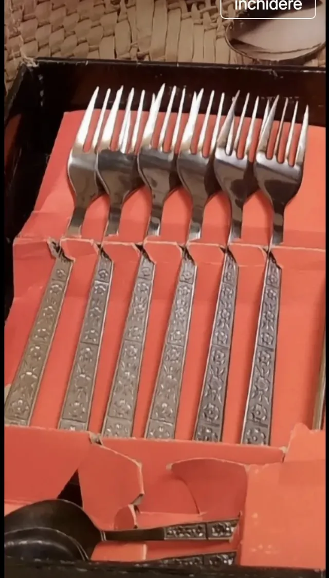 Set tacâmuri, 12 persoane, folosit  doar de sărbatori – fotografia 8 din 8