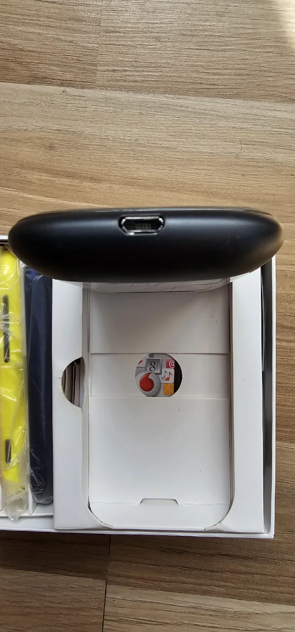 Vodafone Smart Mini II v860, nou,cu foliile pe el – fotografia 6 din 7
