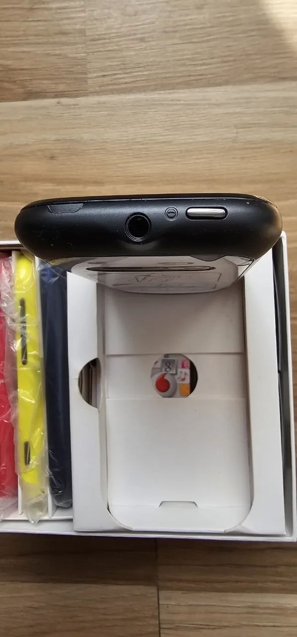 Vodafone Smart Mini II v860, nou,cu foliile pe el – fotografia 5 din 7