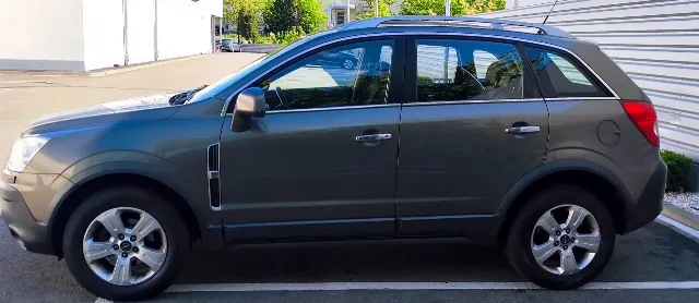 vând sau schimb Opel Antara – fotografia 3 din 8
