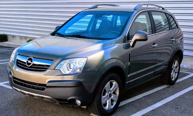 vând sau schimb Opel Antara – fotografia 1 din 8