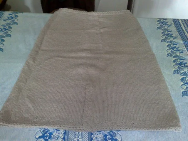 Fuste dama si pardesiu toate sunt noi si crosetate manual – fotografia 1 din 8