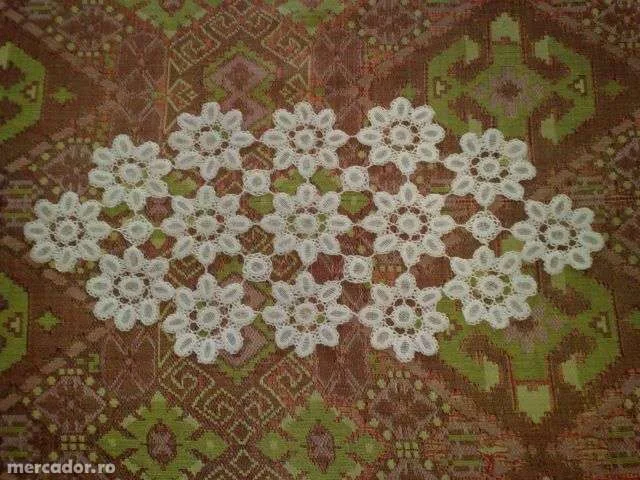 Vand fete de masa si mileuri din macrame culorile alb si crem – fotografia 4 din 5