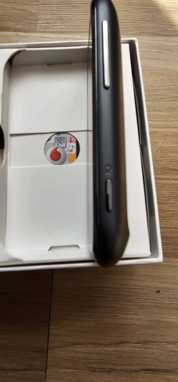 Vodafone Smart Mini II v860, nou,cu foliile pe el – fotografia 3 din 7