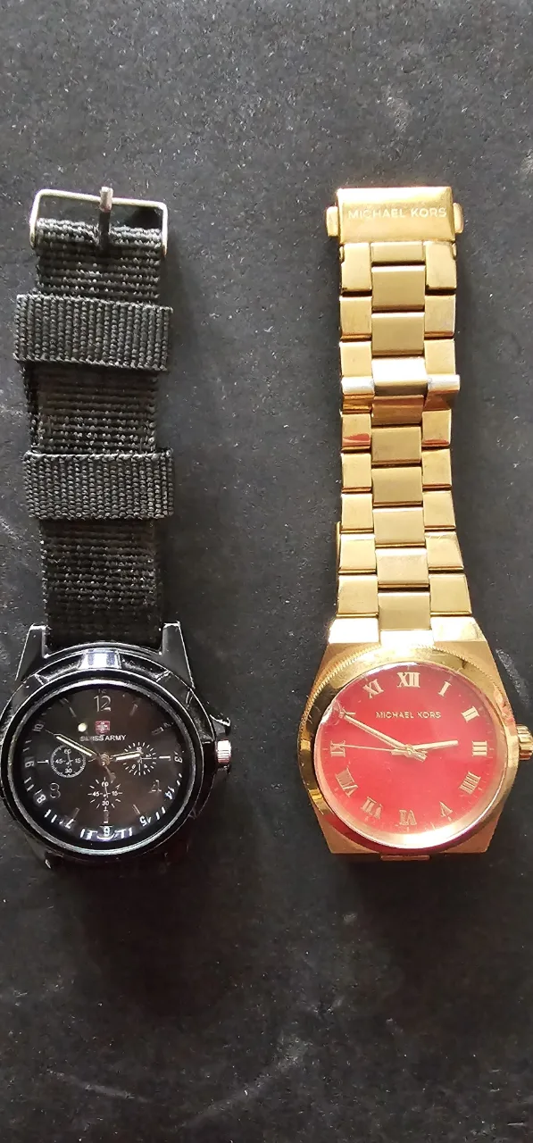 2 ceasuri originale marcile Michael Kors si Swiss Army – fotografia 1 din 2