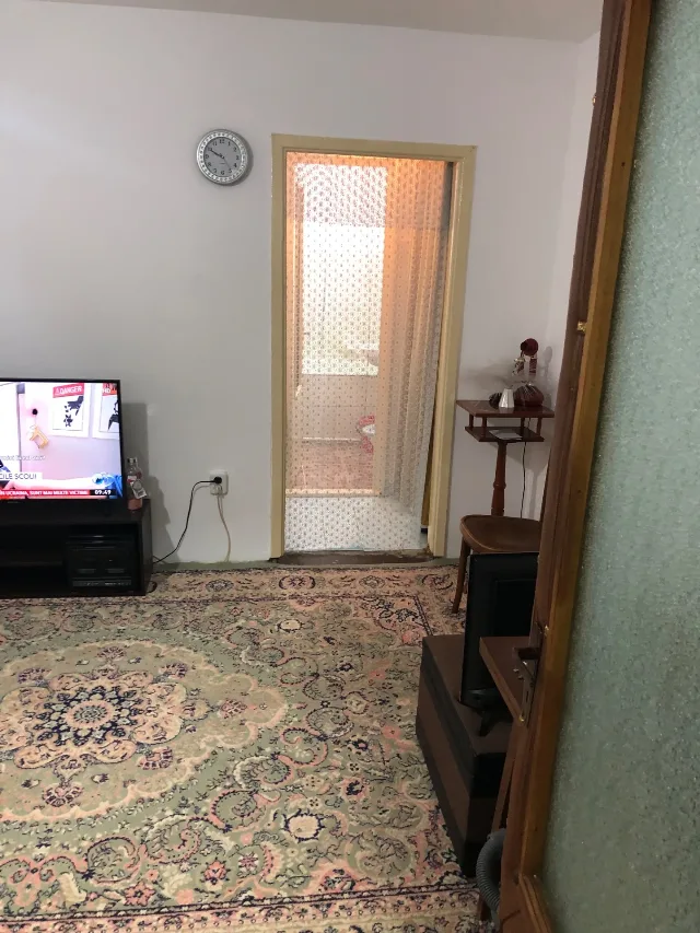 Vând apartament 2 camere semidecomandat – fotografia 7 din 8