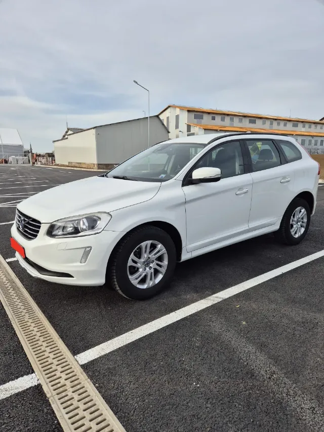 Volvo xc 60 euro 6 181cp diesel – fotografia 4 din 8