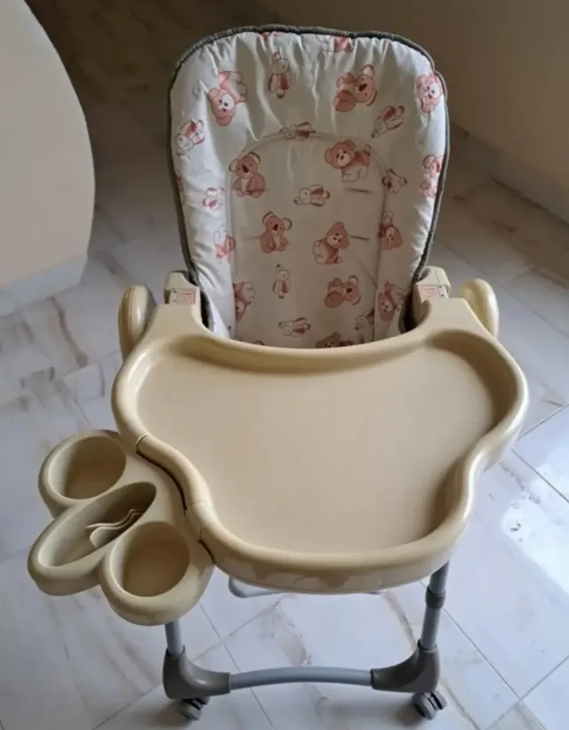 Scaun cu măsuță de mancat – Ineu, Arad