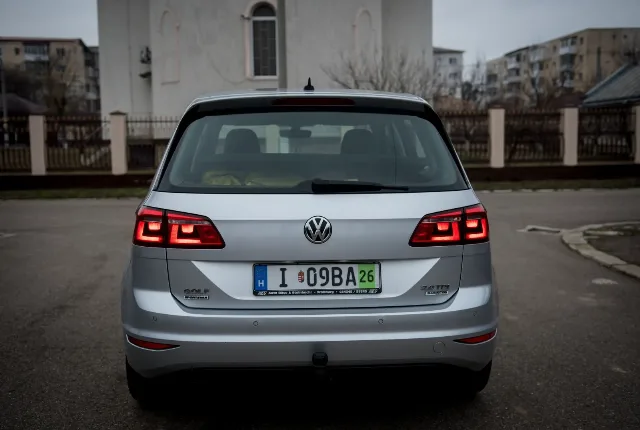 Vând Golf 7 2000tdi 150cp an 2017 Nr roși valabile – fotografia 2 din 7