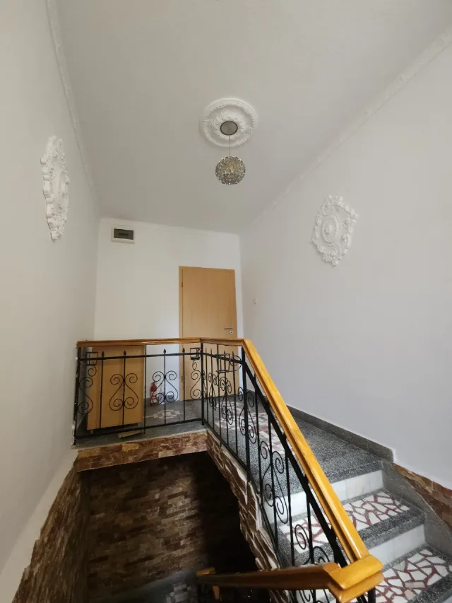 Proprietar închiriez la casa apartament cu trei camere pentru locuit/birouri, 100 mp – fotografia 2 din 8