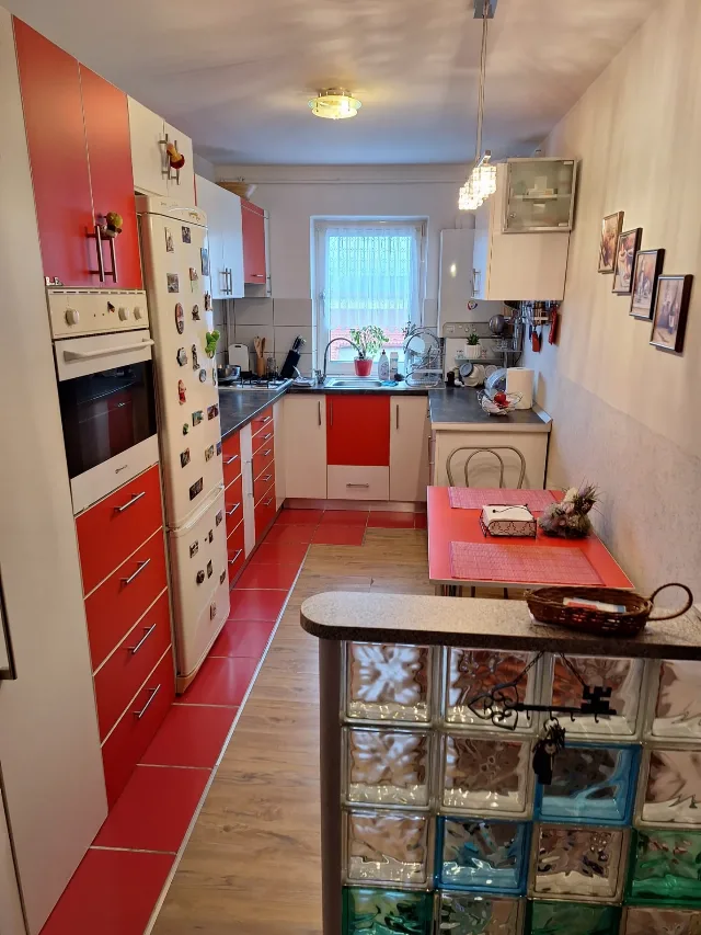 Apartament de vânzare – fotografia 1 din 8
