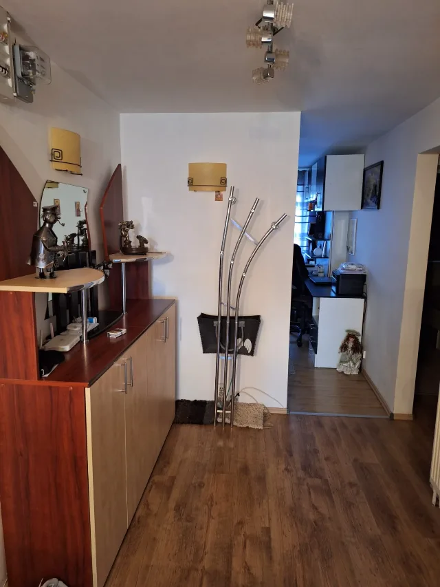 Apartament de vânzare – fotografia 3 din 8