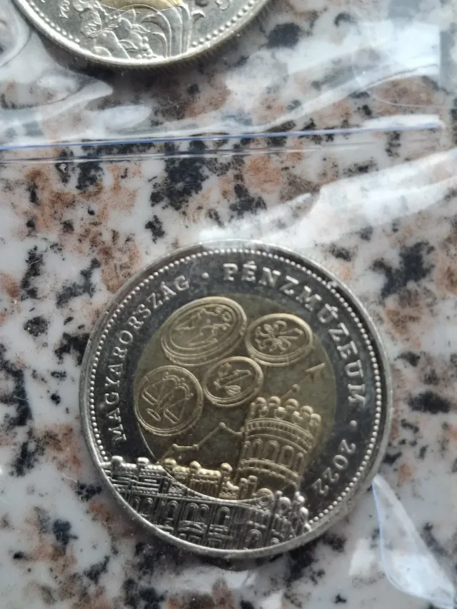 100 forint 2022 unc – fotografia 2 din 2