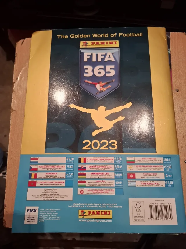 album fifa 365 2023 – fotografia 2 din 8