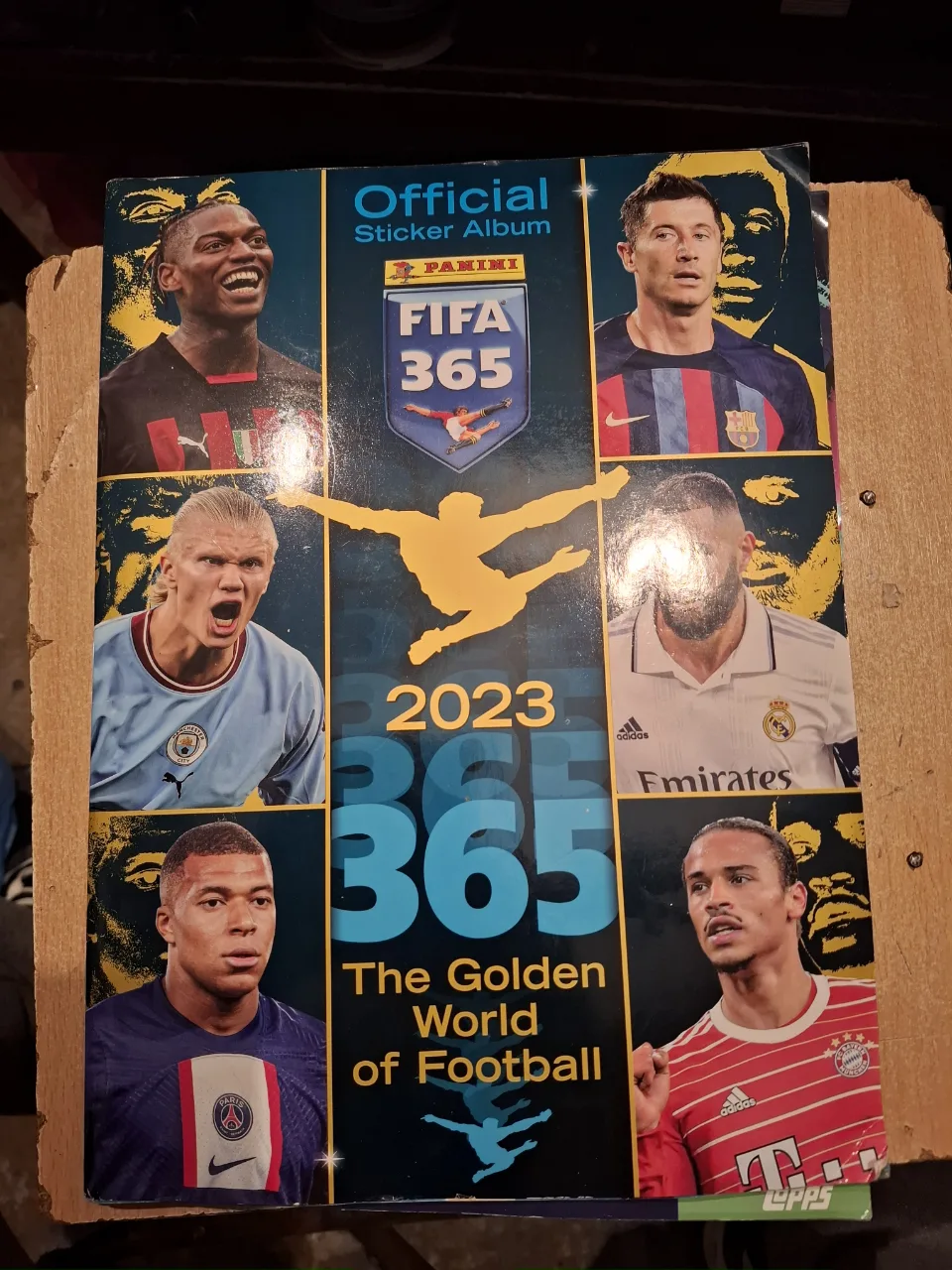 album fifa 365 2023 – fotografia 1 din 8