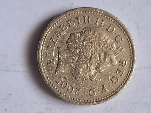 moneda 1 pound 2005 – fotografia 2 din 2