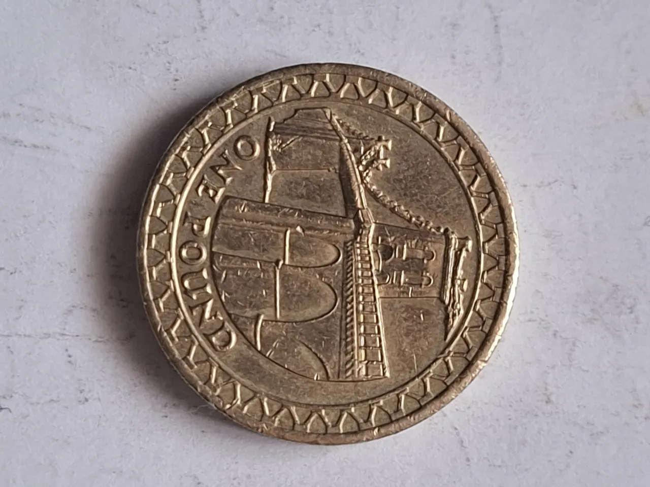 moneda 1 pound 2005 – fotografia 1 din 2