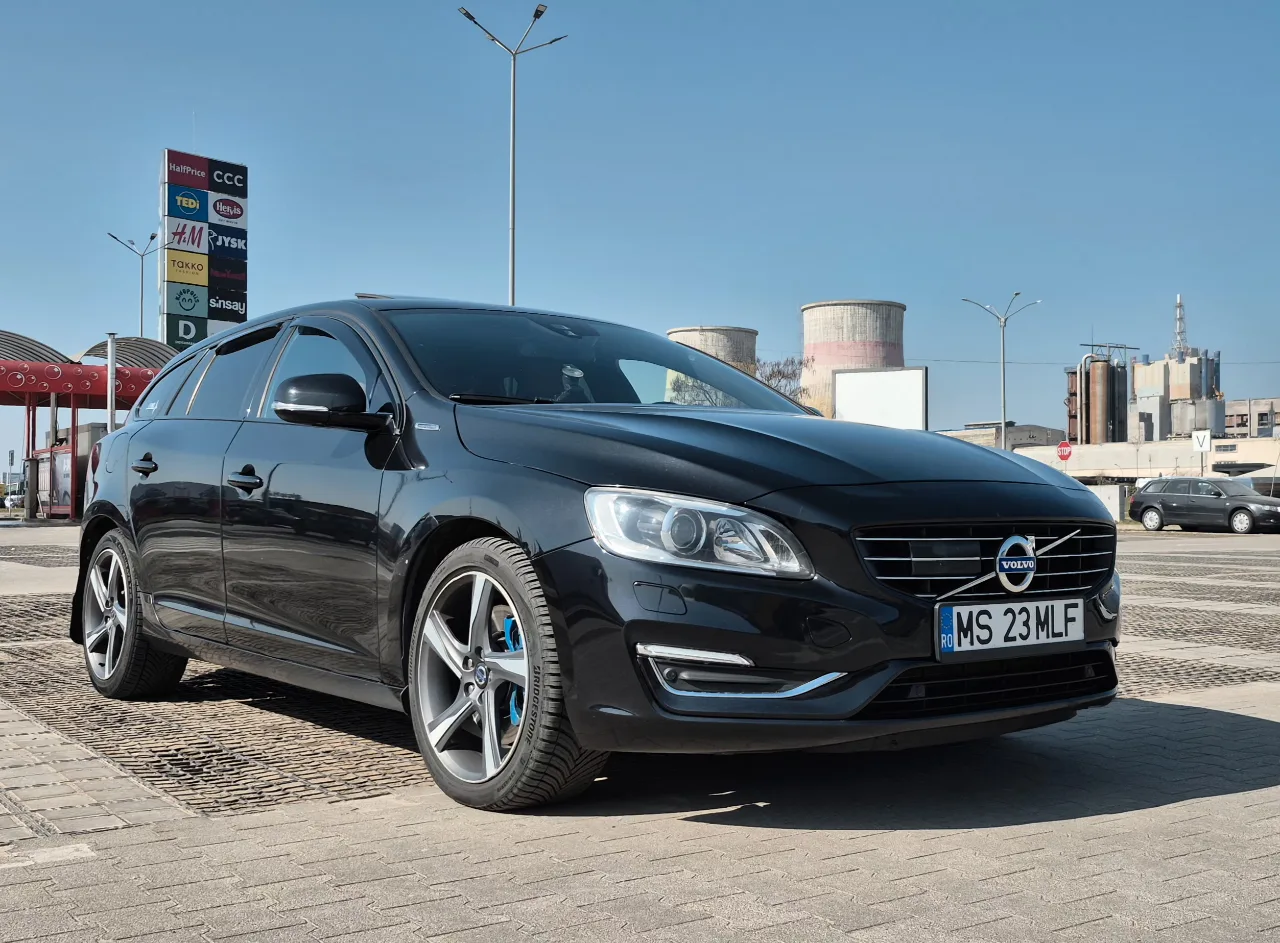 Volvo V60 D6 Plug-in-Hybrid – fotografia 1 din 8