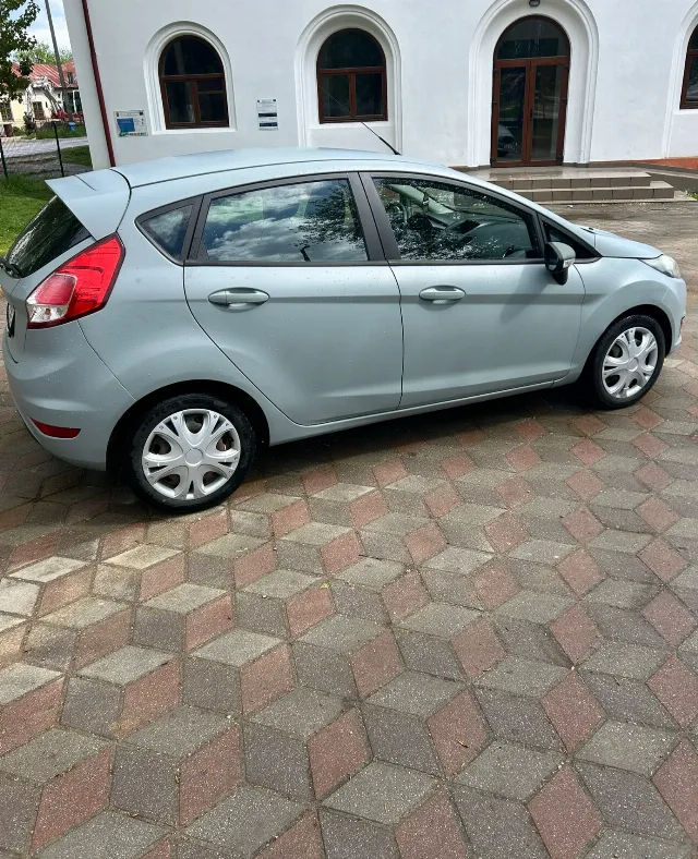 Ford Fiesta 1.5 TDCI – fotografia 5 din 6