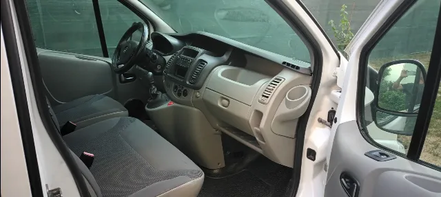 Opel Vivaro 2,0 Diesel fab 2014 model Lung – fotografia 7 din 8