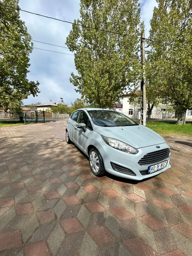 Ford Fiesta 1.5 TDCI – fotografia 4 din 6