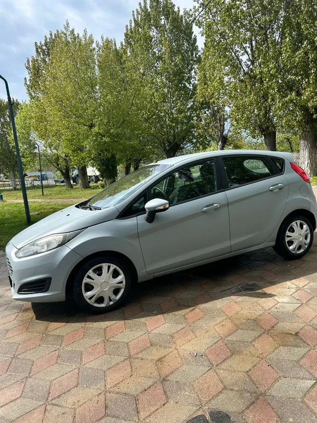 Ford Fiesta 1.5 TDCI – fotografia 2 din 6