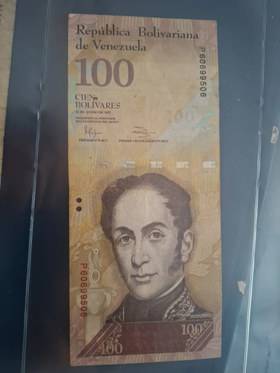 100 bolivares 2012 – fotografia 1 din 2