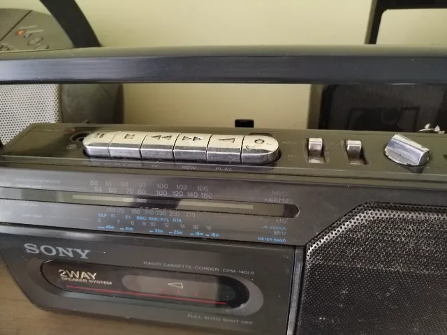 Radio casetofon Sony portabil – fotografia 2 din 8