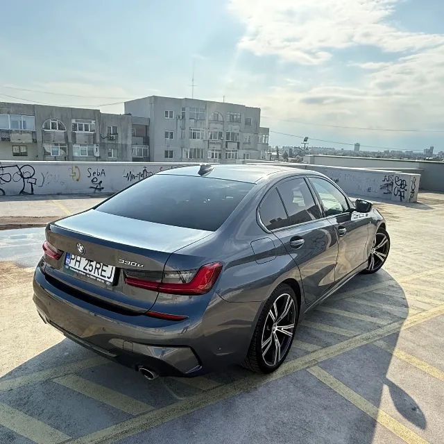 BMW seria 3, an 2020 – fotografia 4 din 8