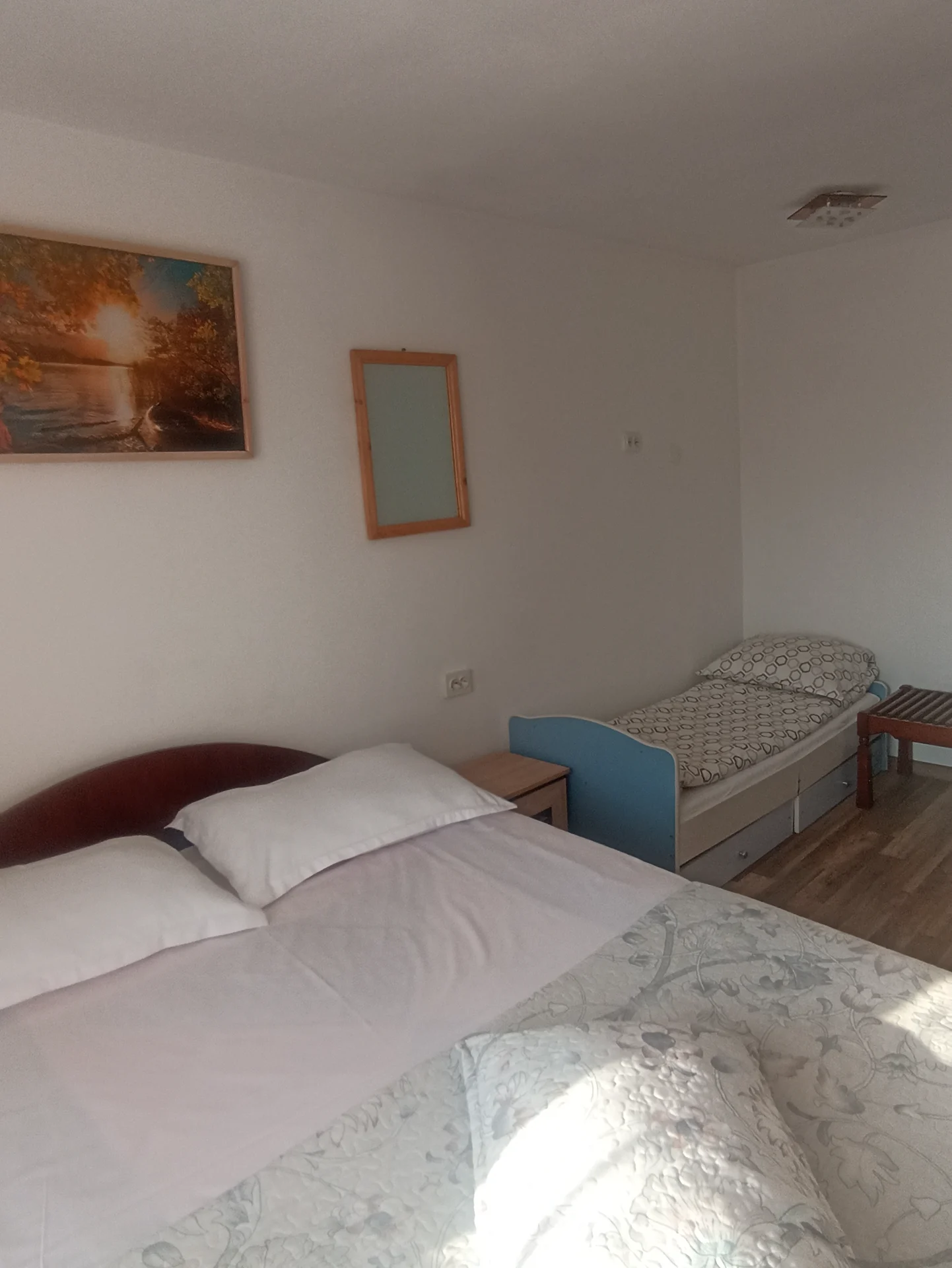 Cazare Casa Linistita – fotografia 6 din 8