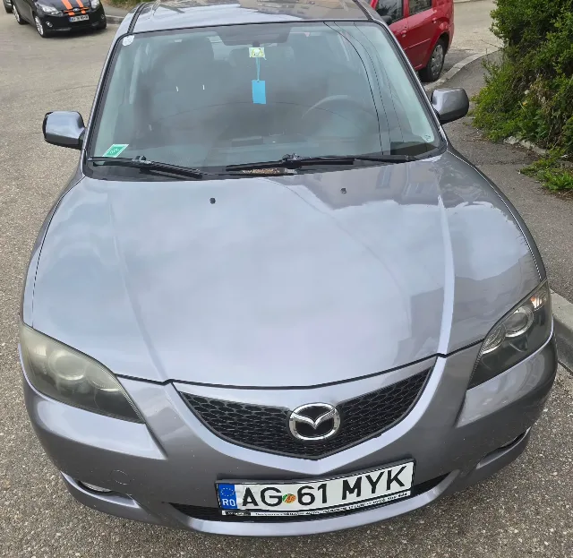 Mazda 3 berlina – fotografia 3 din 4