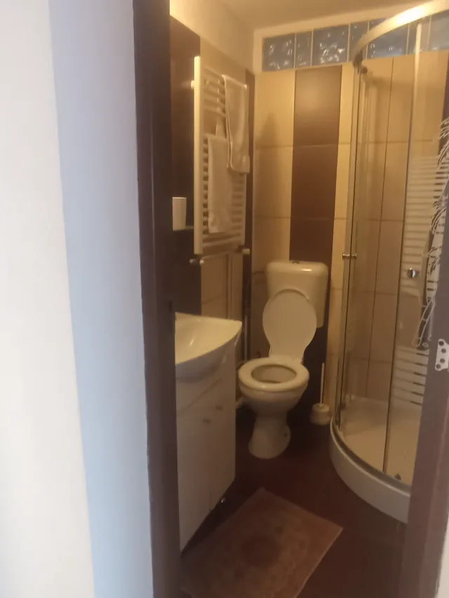 Cazare Casa Linistita – fotografia 4 din 8