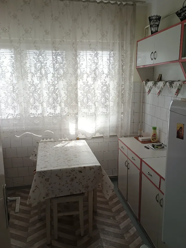Apartament 3 camere – fotografia 6 din 8