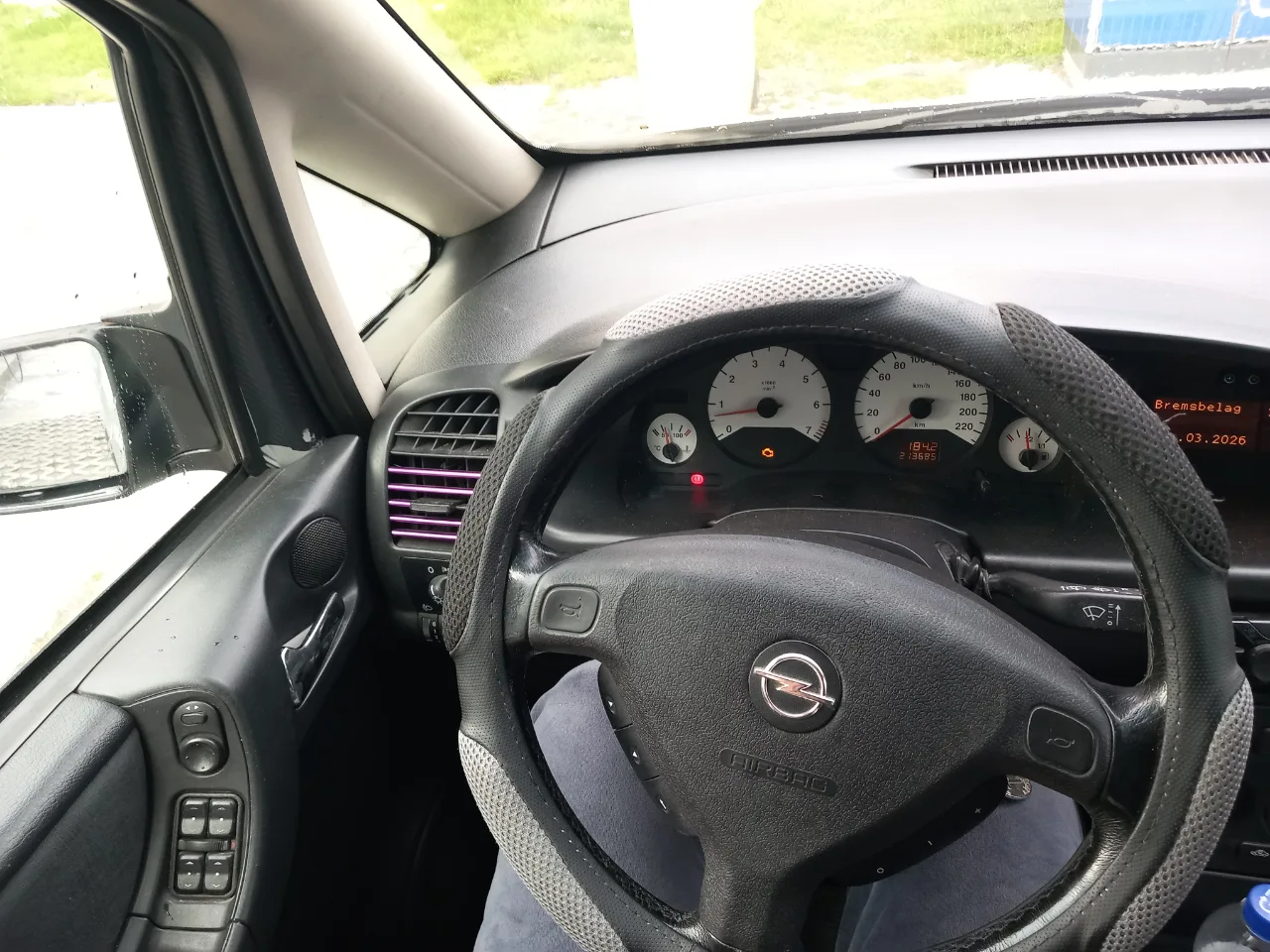 vând opel zafira – fotografia 1 din 8