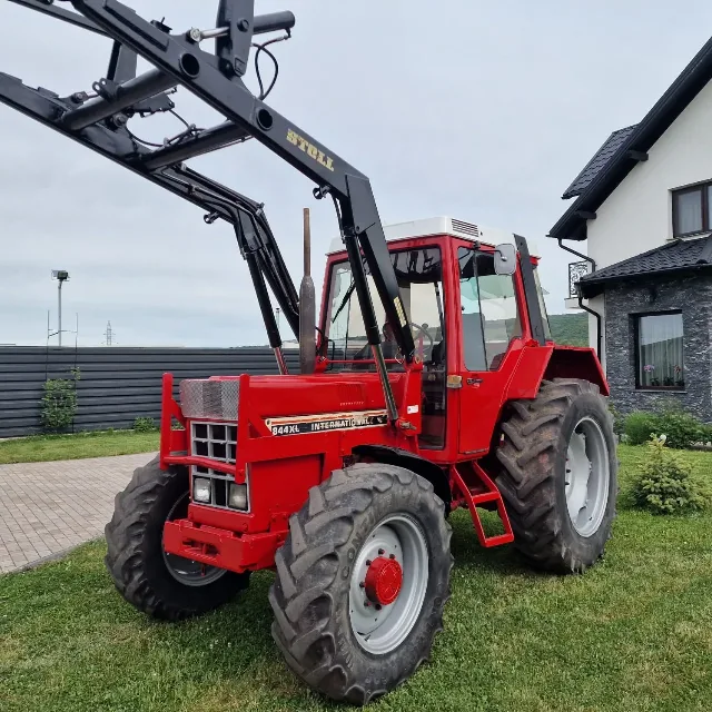 International 844 XXL cu incarcator frontal – Targu Neamt, Neamț