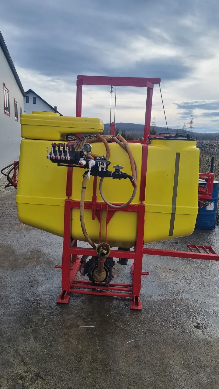 Erbicidera 900 L cu lanci 15m – fotografia 1 din 5