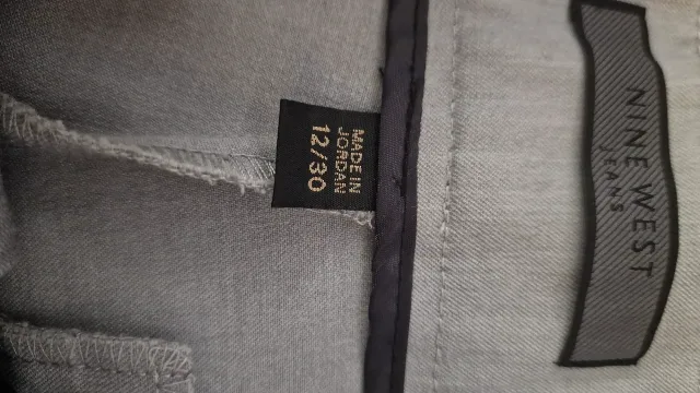 Nine West Jeans - pantaloni dama gri mărimea 12/30, fabricați în Iordania. – fotografia 2 din 5