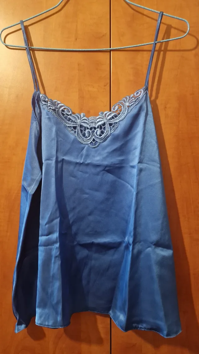 NEW - Pijama dama din satin albastru cu detalii de dantelă – fotografia 4 din 4