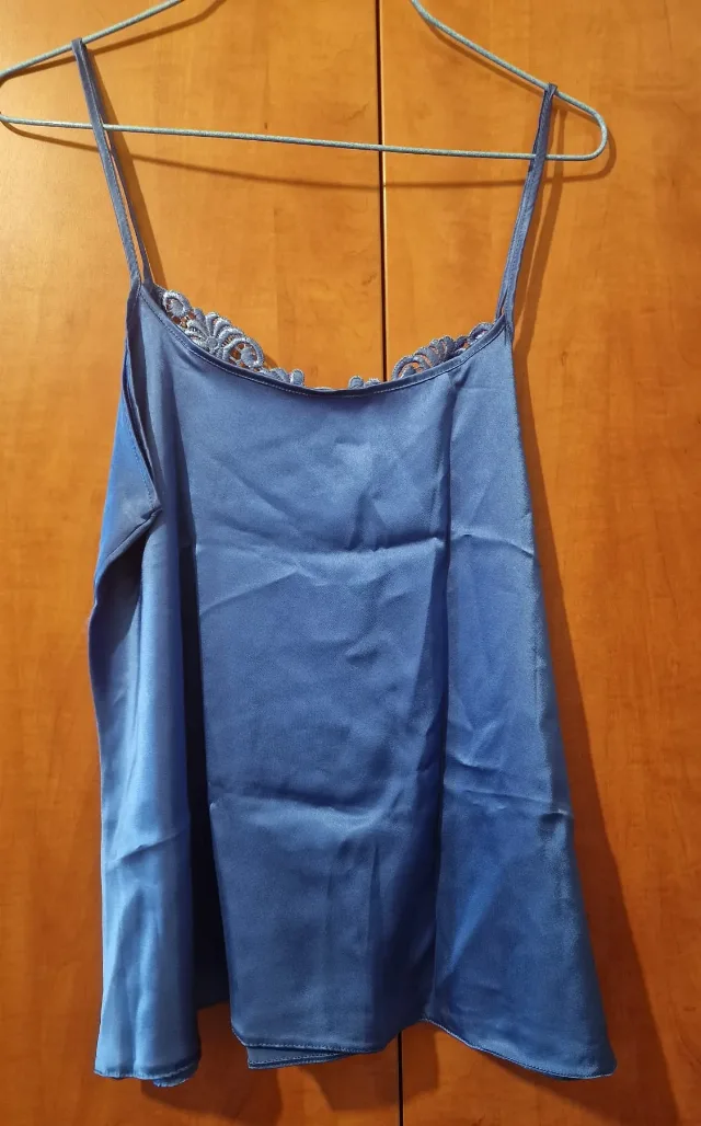 NEW - Pijama dama din satin albastru cu detalii de dantelă – fotografia 2 din 4
