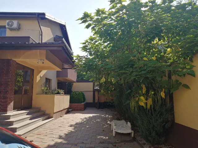 Vilă de închiriat,Militari Residence – fotografia 1 din 8