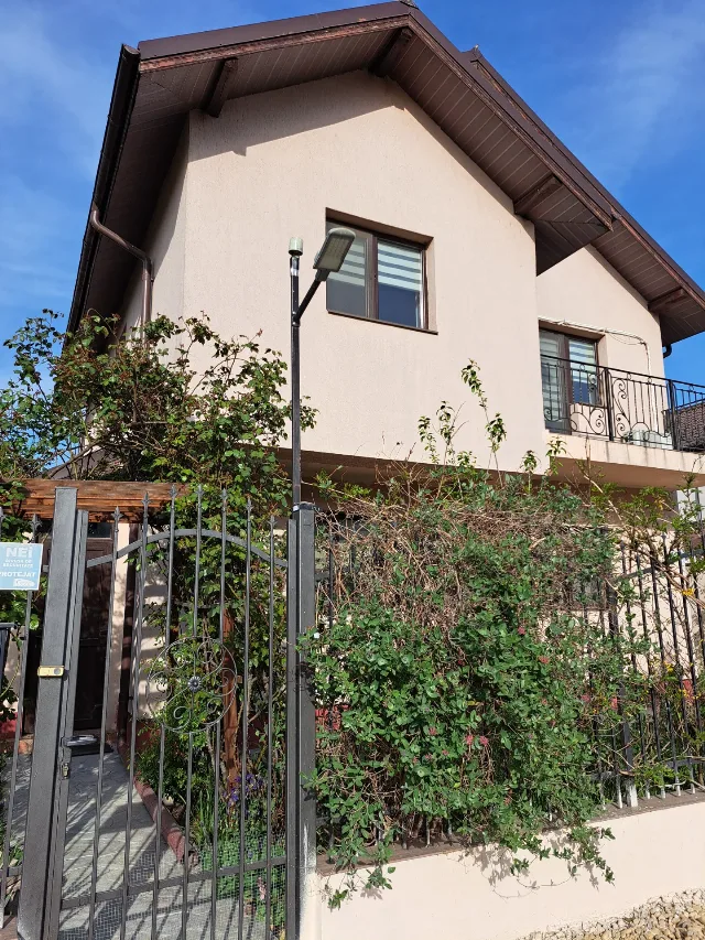 CASA SUPERBĂ  Bragadiru – fotografia 1 din 8