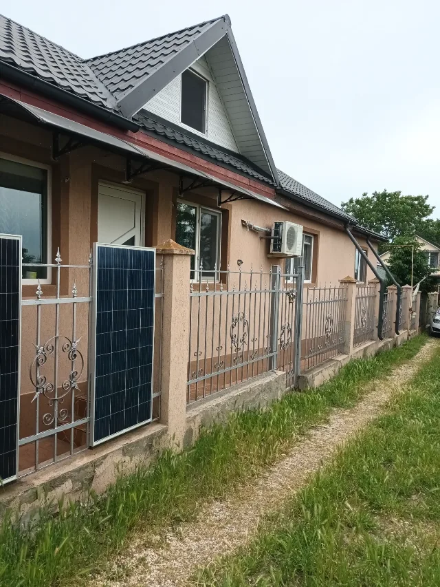 Casa de vânzare localitatea Lumina  Constanța.  116m construcție, 258m teren. Se vinde utilată,mobilată.   2dormitoare, living ,magazie,120 000 euro n – Lumina, Constanța