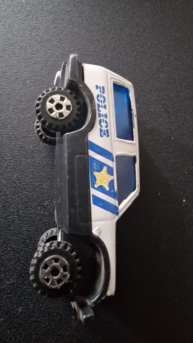Macheta jucărie dubă de poliție miniaturală – fotografia 2 din 3